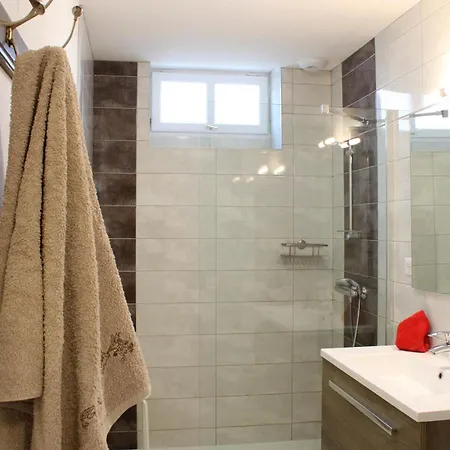 Holiday home Familial Renove A La Campagne Avec Jardin, 4 Chambres, Proche Loisirs Et Attractions - Fr-1-489-61 Cindre